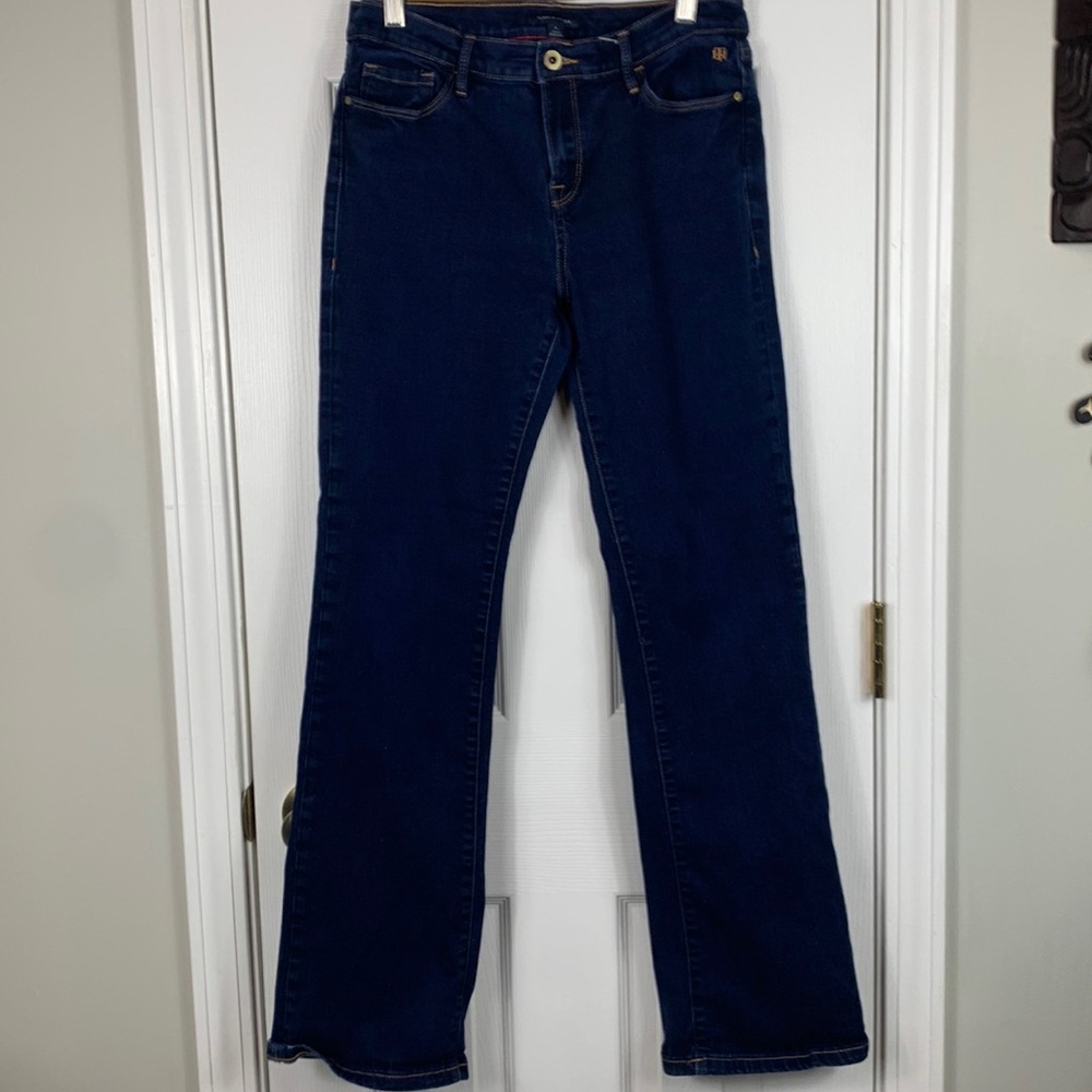Tommy Hilfiger Greenwich boot blue denim jeans size 8. 2% elastane.